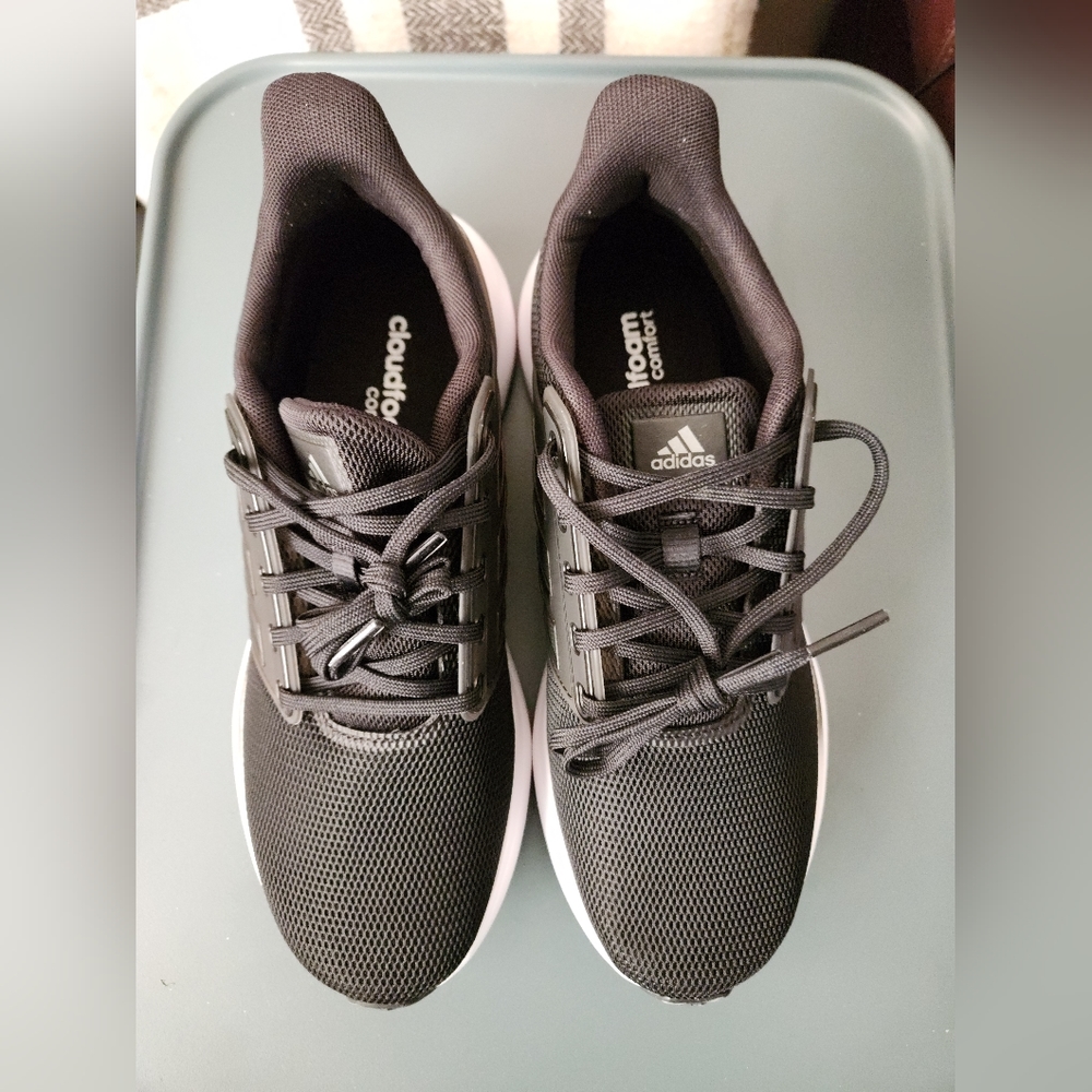NWOT Adidas Cloudfoam Running Shoes